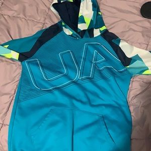 Under armor kids XL SWEATSHIRT